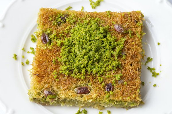 Quali sono gli ingredienti per una pasta ai frutti di mare con pomodorini e prezzemolo?