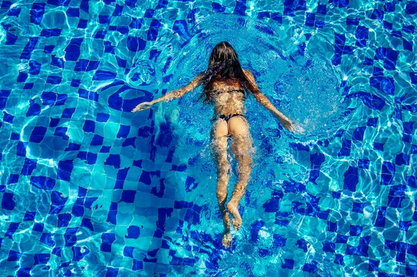 Come stabilire un programma di esercizi di aquagym per la terza età?